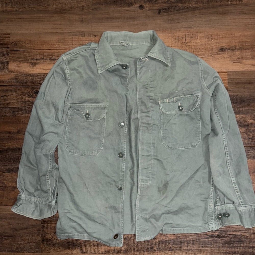 70s vintage military green long sleeve. GREAT PIECE